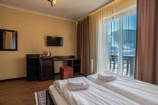 Курортные отели Amarena SPA Hotel Буковель Двухместный номер Делюкс с 1 кроватью или 2 отдельными кроватями-1