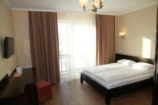 Курортные отели Amarena SPA Hotel Буковель Двухместный номер Делюкс с 1 кроватью или 2 отдельными кроватями-9